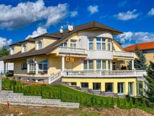 Prodej  rodinného domu 1 098 m², pozemek 1 627 m²